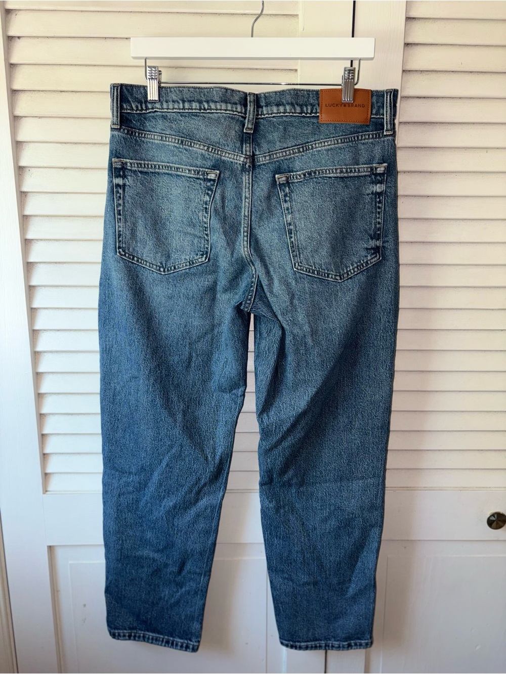 Lucky Brand Boy Mid Rise Relaxed Straight Floral Embroidered Jeans 10/30R - Picture 5 of 8